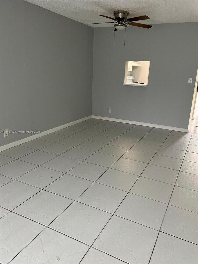 Foto del edificio - 7925 S Colony Cir