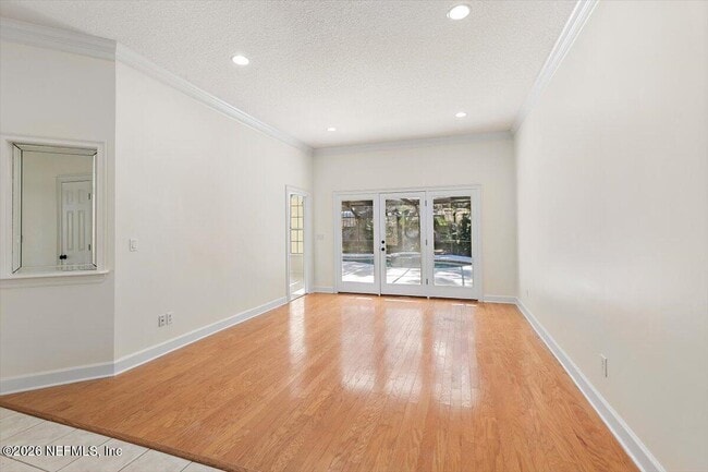 Foto del edificio - 639 Queens Harbor Blvd