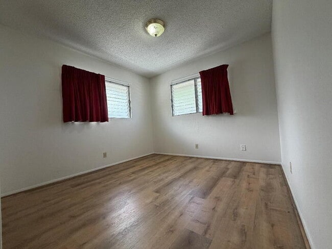 Building Photo - To register for the showing time below, note the 4 digit code: 3694 and click "APPLY NOW."(mobile...