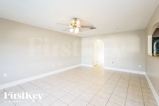Building Photo - 10714 Opus Dr