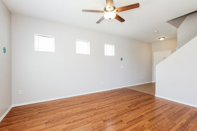 Foto del edificio - 12179 W Yuma St