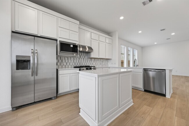 Building Photo - 16315 Mesquite Fld Dr