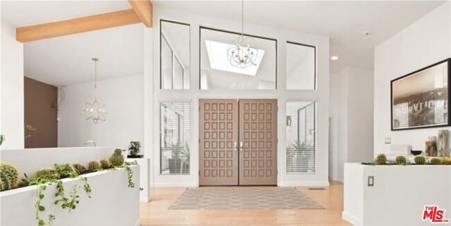 Building Photo - 6508 Via Baron