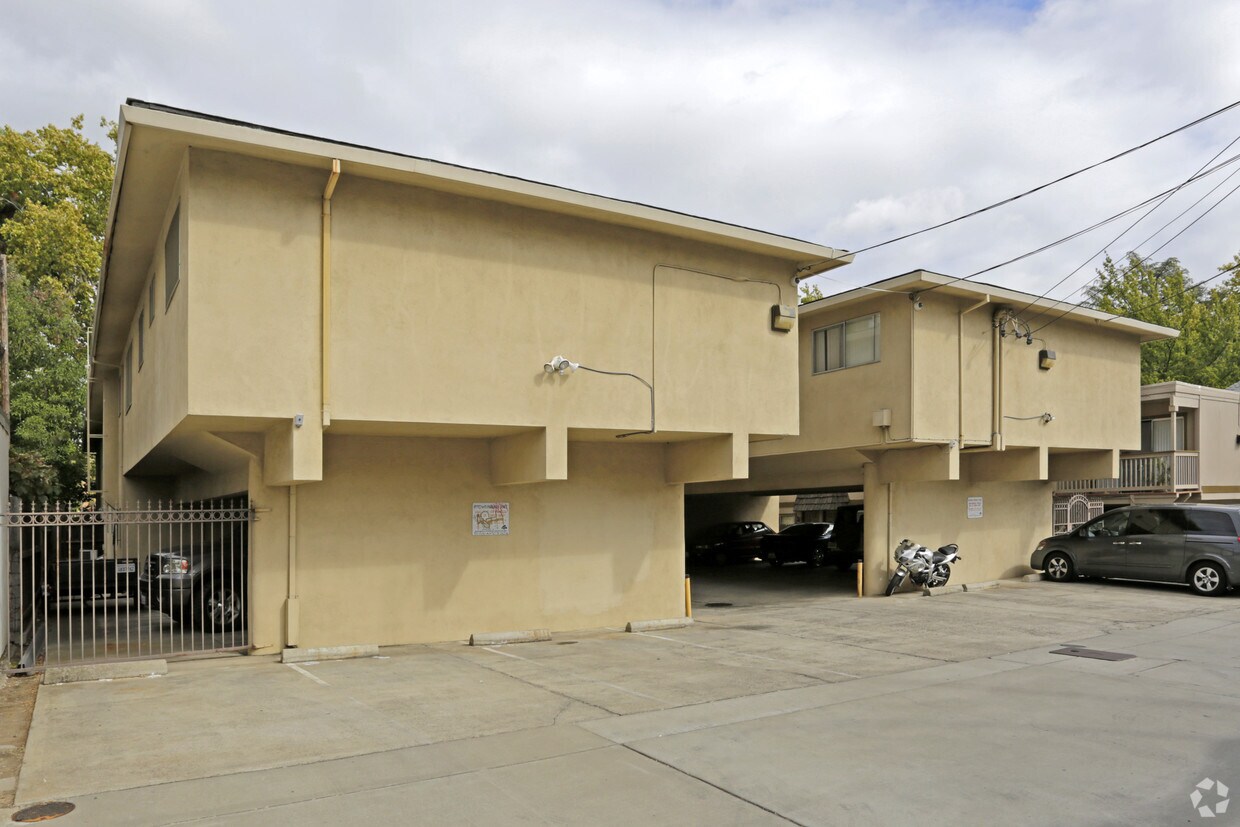 Foto del edificio - Lions Court
