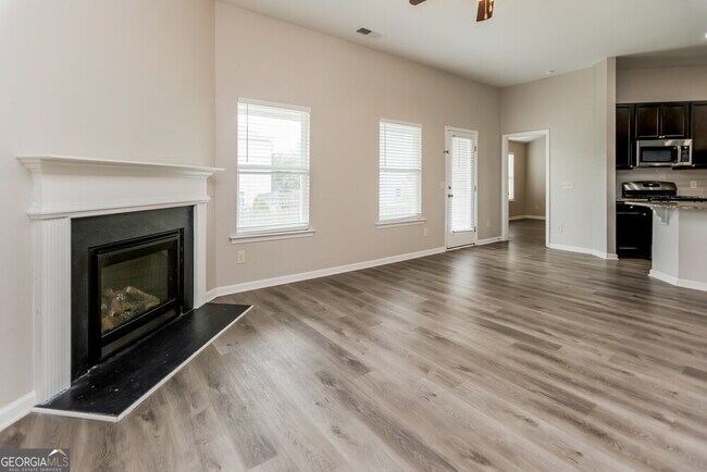 Building Photo - 42 Mercer Ln