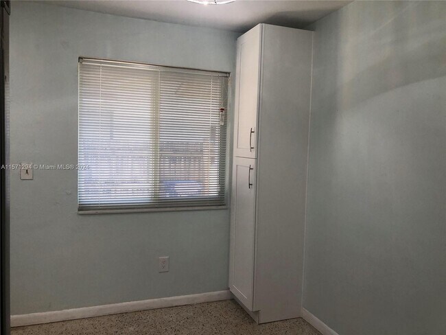 Foto del edificio - 10835 NE 2nd Ct