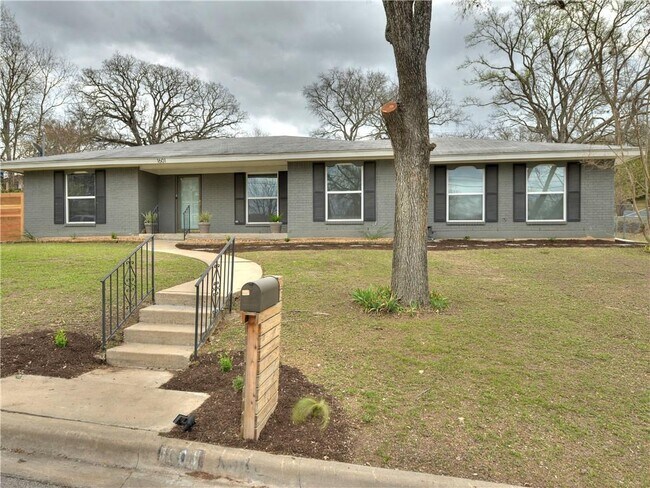 Building Photo - 1601 Elmira Rd