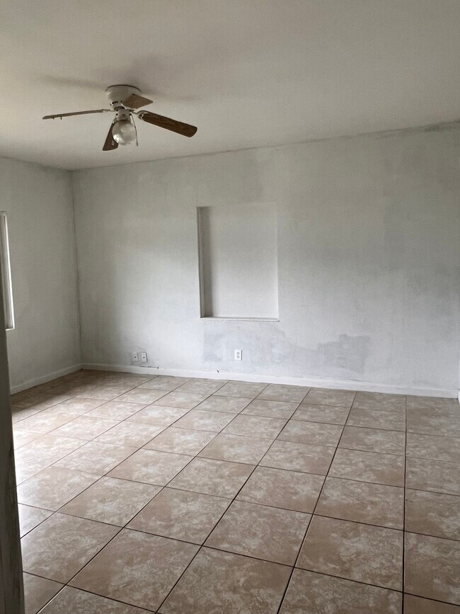 Foto del edificio - 6124 SW 38th St