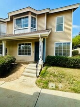 Building Photo - 2089 Manzana Way