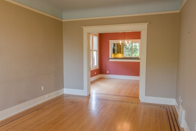 Building Photo - 4Bd/2.75Ba Seattle House