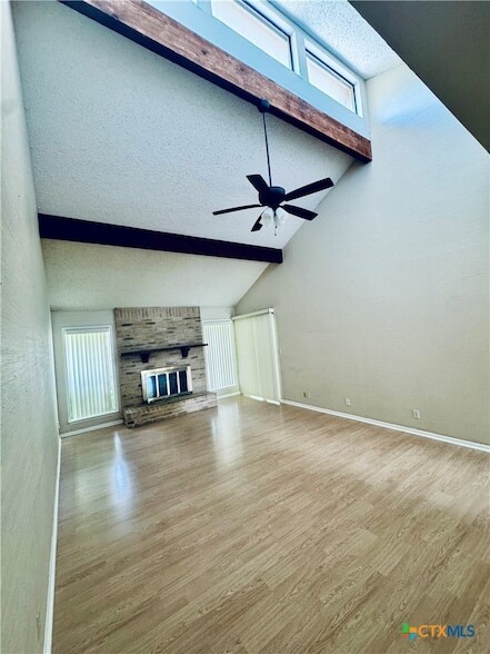 Building Photo - 218 Navajo Dr