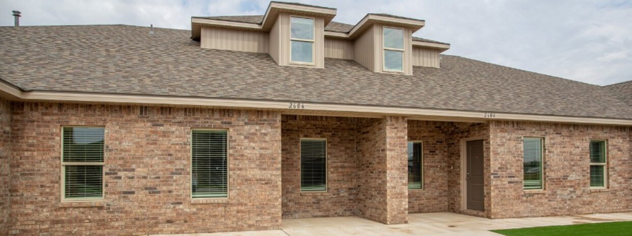 Foto principal - Charming duplex available in Cooper ISD!