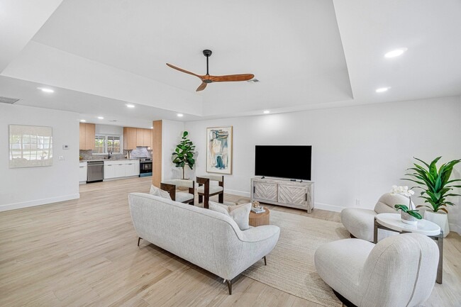 Foto del edificio - 718 SW 27th Pl