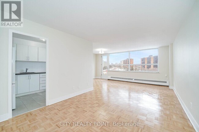 Photo du bâtiment - 6200 Bathurst St