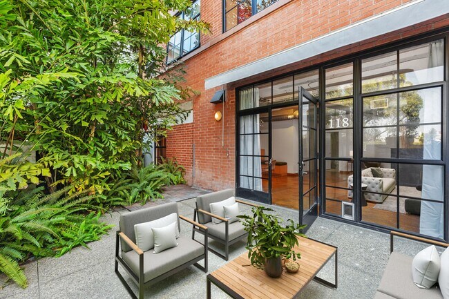 Foto del edificio - Elevate Your Living: Luxe 916 sq ft Studio in the Iconic Cable Building