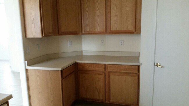 Foto del edificio - 4 Bedroom home for rent