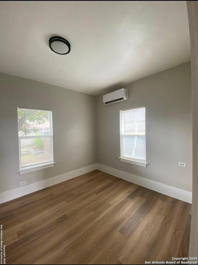 Foto del edificio - 143 E Baylor St