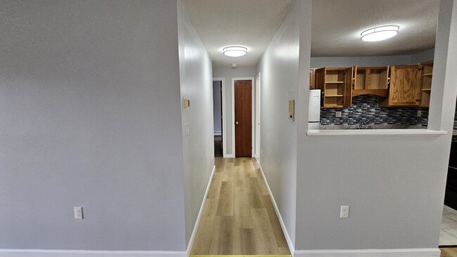Building Photo - 1220 Cromwell Hills Dr