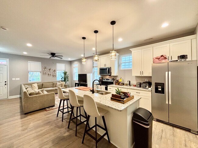 Foto del edificio - Gorgeous New Construction Home in Norfolk