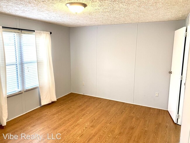 Building Photo - 3 br, 2 bath House - 2600 Pennington Ave