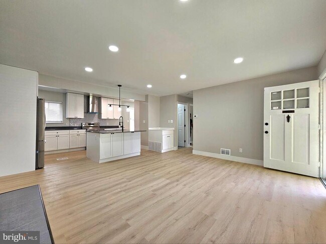 Foto del edificio - 2115 N Harrison St