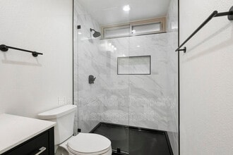 Building Photo - 4098 Valeta St