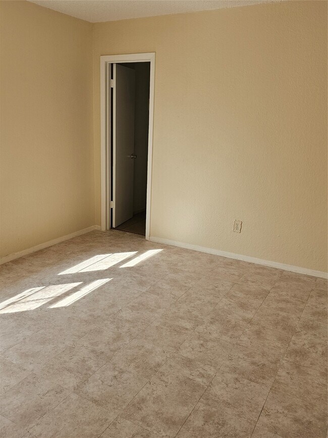 Building Photo - 5438 Kansas St