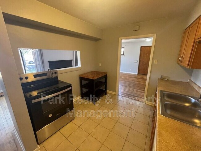 Foto del edificio - 2220 Ironton St