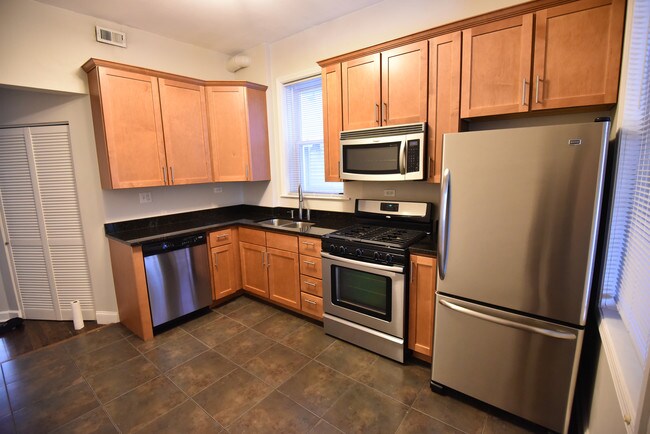 Foto del edificio - 3504 N Ashland Ave