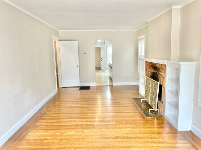 Building Photo - 2880 Morcom Ave