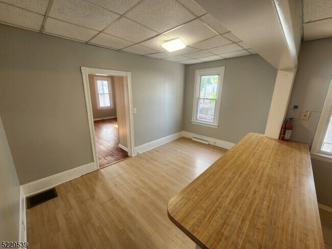 Foto del edificio - 1039 East Blvd