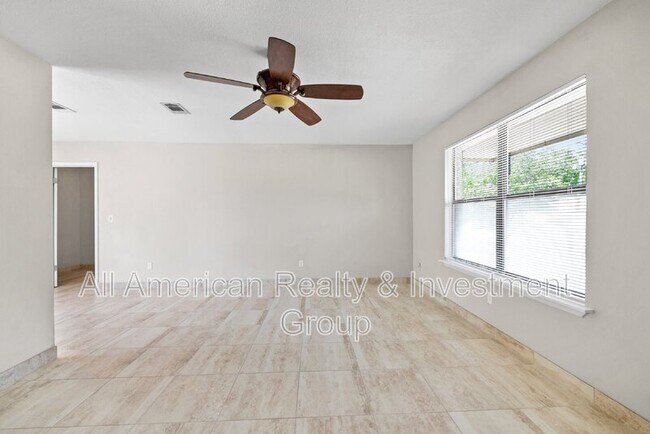 Foto del edificio - 834 Boulevard De L'Orleans