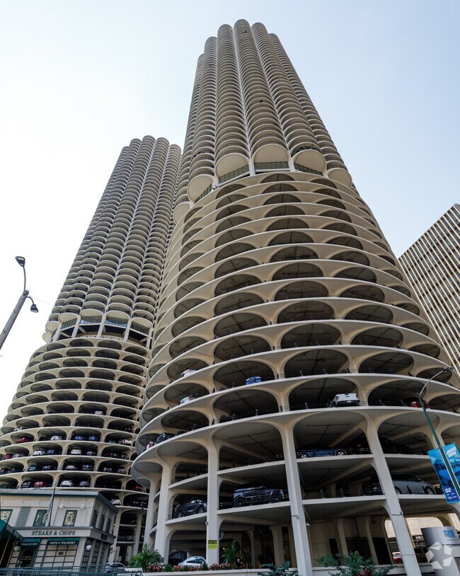 Building Photo - 300 N State St