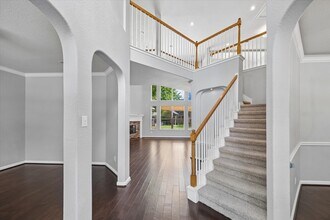 Building Photo - 13518 Via Chianti Ln