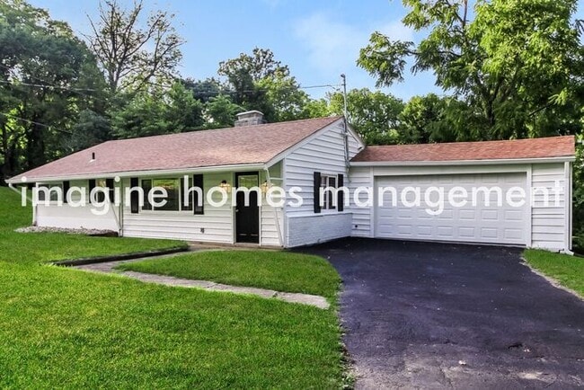 Building Photo - 3 Bedroom Ranch in Woodlawn