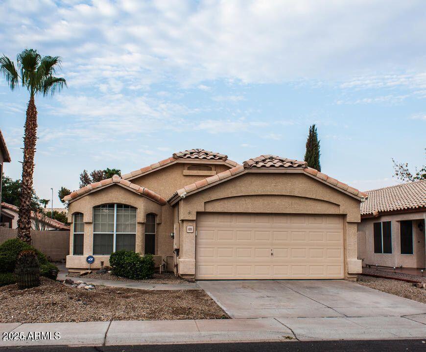 Primary Photo - 1091 W Kingbird Dr