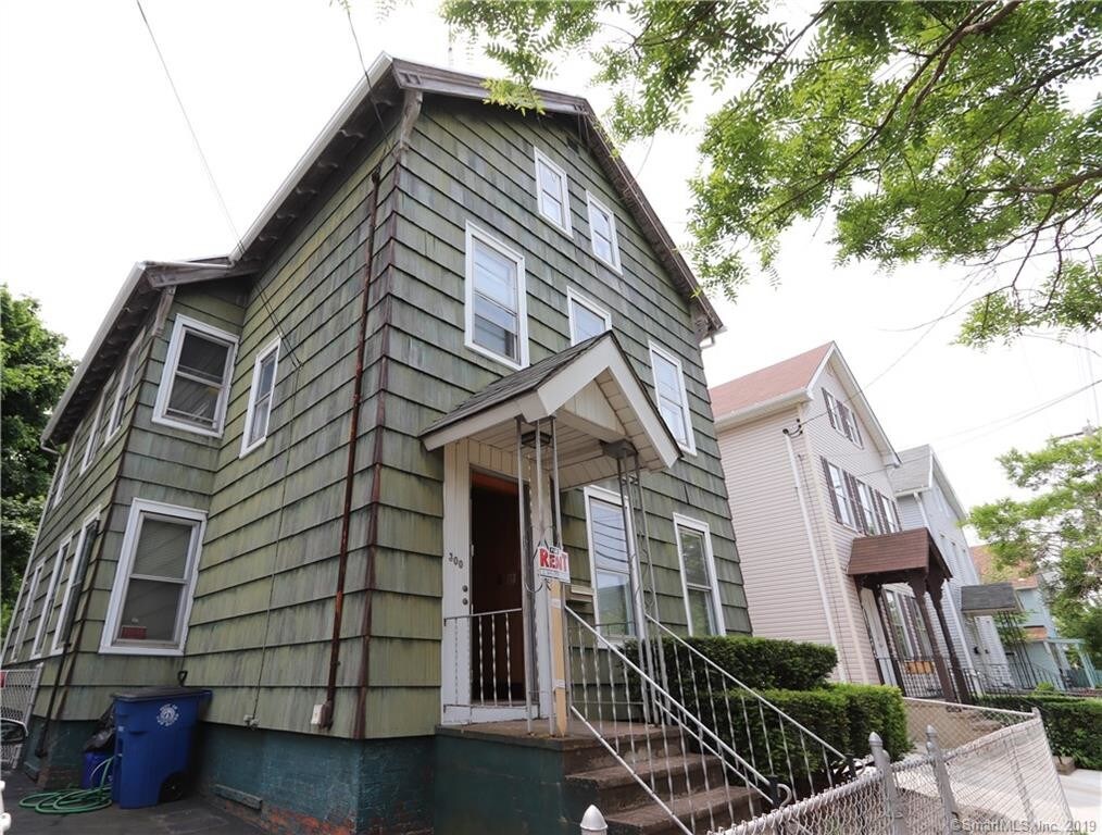 Primary Photo - 300 Peck St