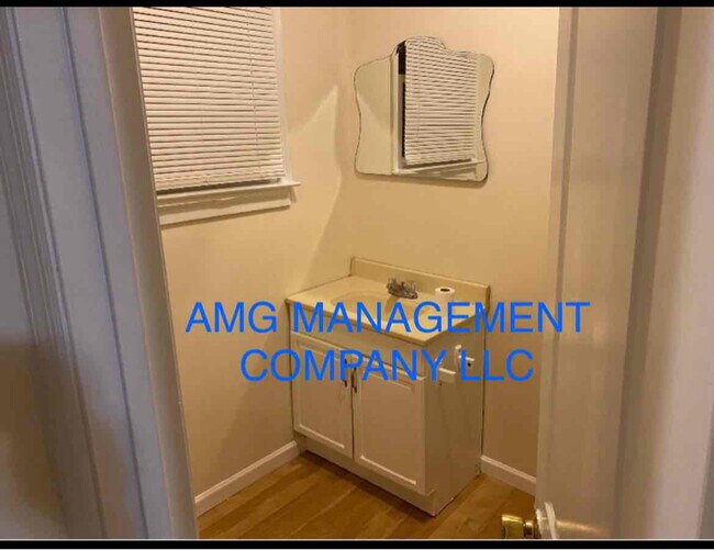 Foto del edificio - 126 Deluxe Cir