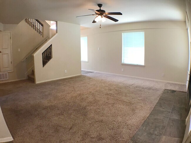 Building Photo - Northeast El Paso 3 bed with Refrig A/C