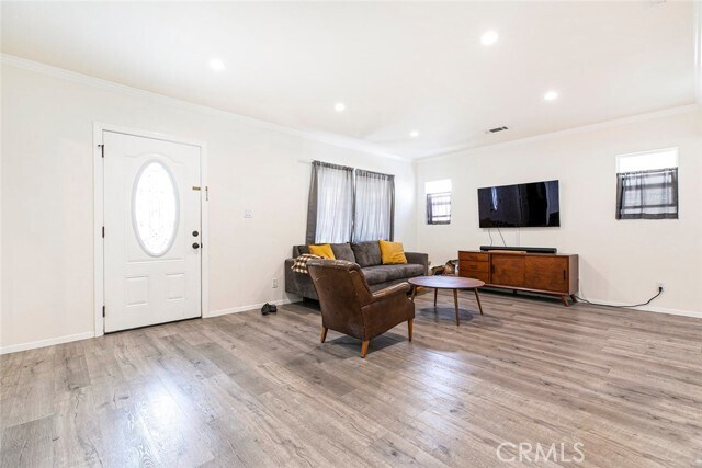 Foto del edificio - 347 W Dryden St