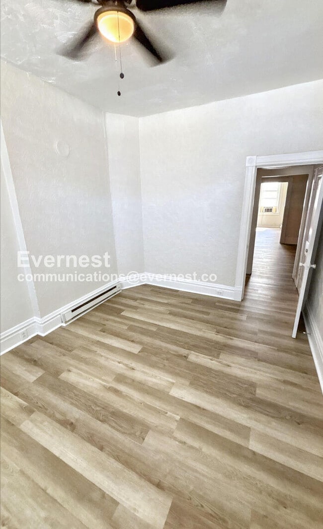 Foto del edificio - 3720 Fairview Ave