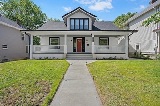 Building Photo - 5811 Bramble Ave