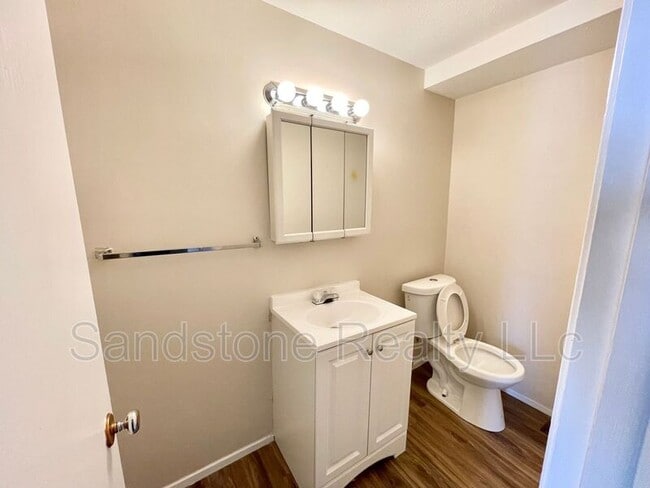 Building Photo - 5520 Beavercrest Dr