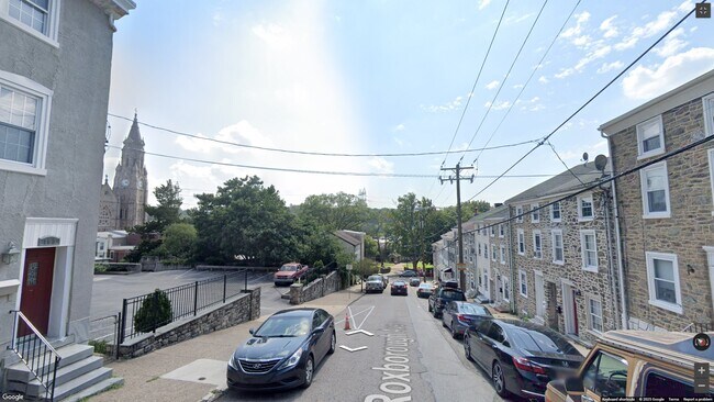 Building Photo - 163 Roxborough Ave