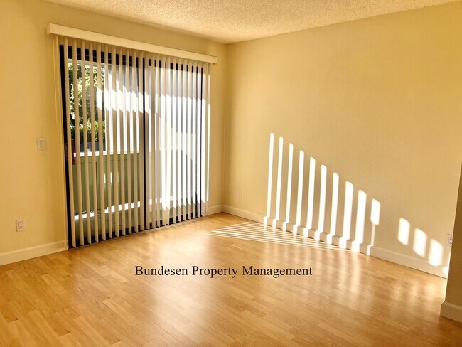 Foto del edificio - 720 Petaluma Blvd S