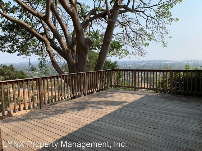 Building Photo - 6260 Cathedral Oaks Rd