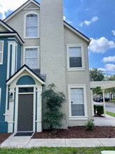 Building Photo - 13703 Richmond Park Dr N