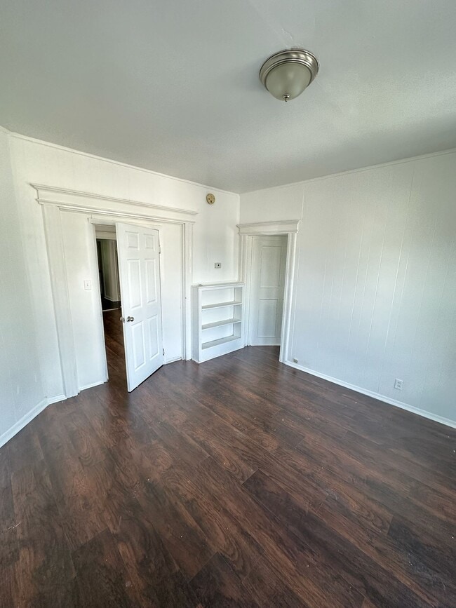 Building Photo - 309 Ellis Ave