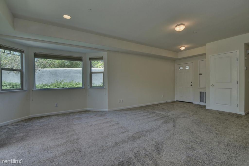 Building Photo - 2979 Mar Vista Dr