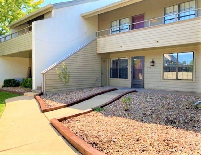 Foto del edificio - 11140 N Stratford Dr